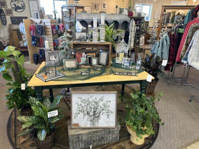 Blackduck Floral & Gifts showroom