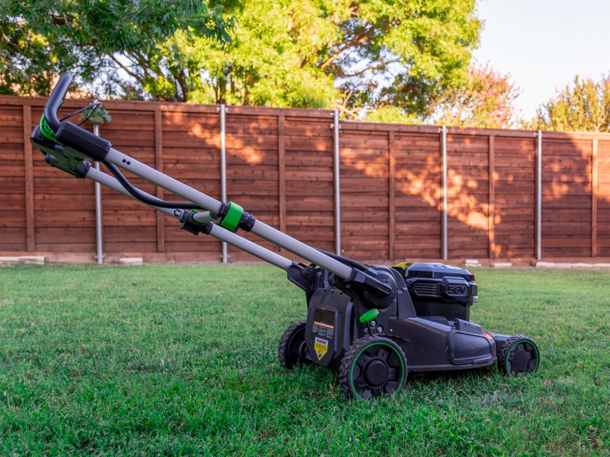 5 Benefits of Battery-Powered Lawnmowers | Beltrami Electric Cooperative